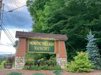 Stunning 2BR with Mountain Views - Nordic Village - Mountain view