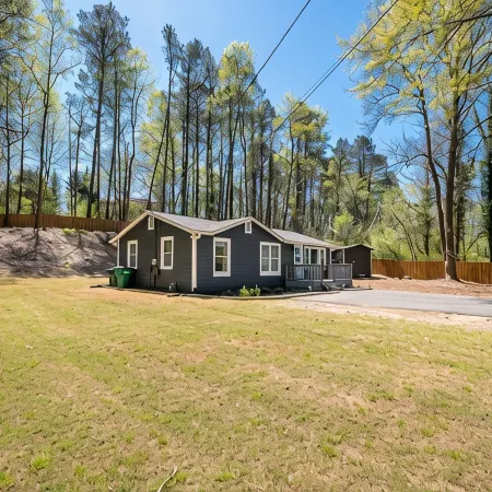 Woodstock Charm- 2 Min to Downtown Woodstock & Pet Friendly!