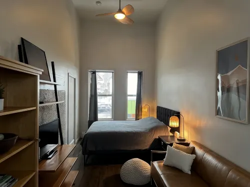 3 bedroom, modern loft style apartment located in downtown Marquette - 3 ดาว