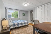 1419-Walk to Mayo St Mary-Ritabnb Cheerful 5Br+6Baths,1 Min Walk to St.Marys - Balkoner