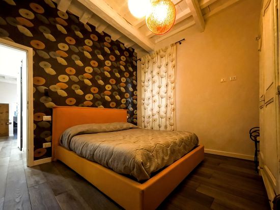Delightful three-room apartment in Santo Spirito a stone's throw from the most famous monuments