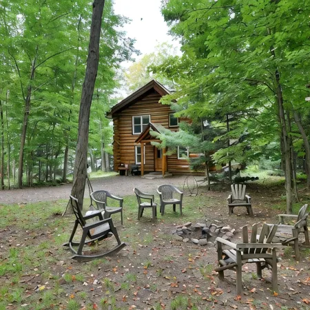 Cozy Lakefront Cabin, Dock + Trails : Trails Lodge