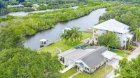 Palms Paradise. Pool. Waterfront. Near Space Coast Beaches. - Wifi