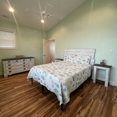 Holy Mackerel -Gorgeous, large home -Ocean view & Sound view -Great for families