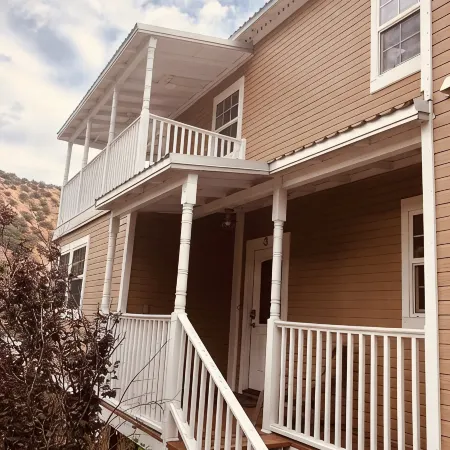2-story house, all the comforts of home, spectacular space and views!!