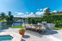 Waterfront Estate Exclusive-Paradise Lighthouse Point Florida Private Pool/Spa - Homestays