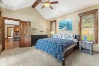 Norris Lakefront Retreat! King Suites, Private 2 Slip Dock, Firepit - 2027 Open! - ブティック