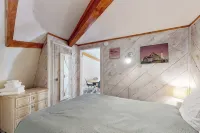 Geodesic Dome w/ Riverfront Deck, Lovely Views, & High-speed Wifi - Dogs Welcome - 3-stjärniga