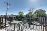 Super Walkable 2-bedroom w/ 5-Star Finishes! - Condos