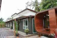 บ้านทะเลหวานรีสอร์ท - ที่มีที่จอดรถ