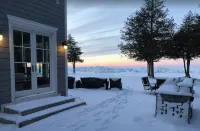 Door County Waterfront Home with Private Beach - Wifi
