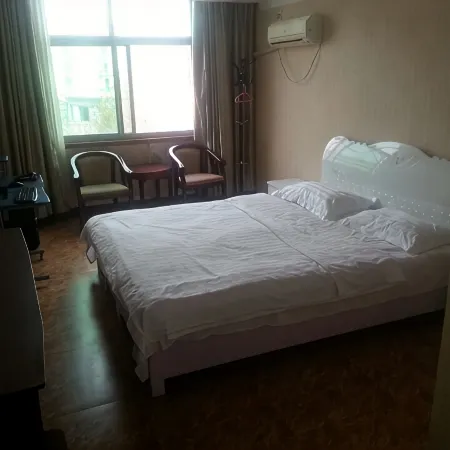 Lingbao Qingya Express Hotel