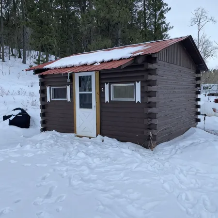 Rustic Small Cabin in the Black Hills of Wy. Snowmobile right out the drive!