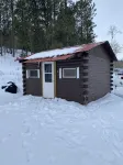 Rustic Small Cabin in the Black Hills of Wy. Snowmobile right out the drive! - WiFi
