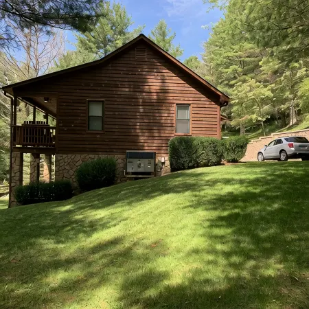 Secluded Mountain Home Nestled in a Private River Community, Wi-Fi, Fire Pit,