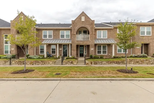 Stylish Living in Vibrant Frisco - Balcony