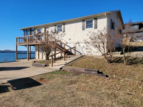 The Barge Inn has amazing views of beautiful Kentucky Lake. - Villas