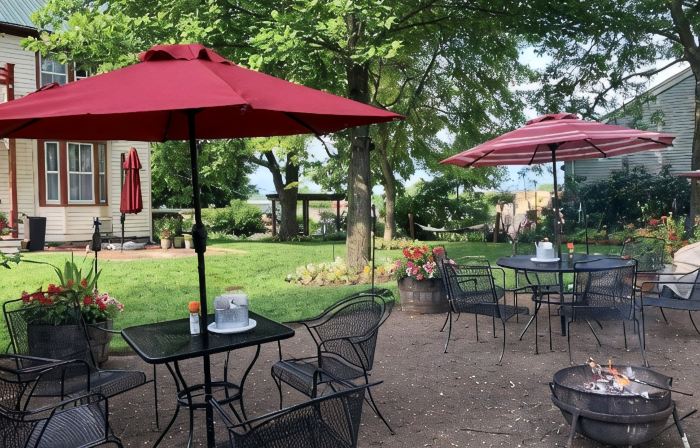 Captain Wohlt Inn Bed & Breakfast