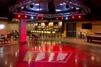 DoubleTree by Hilton Lafayette - bar