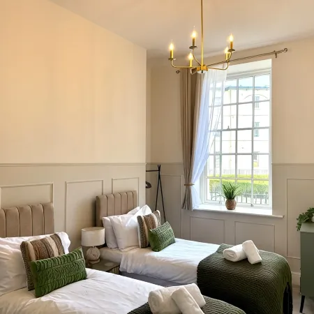 New refurb/2BD/1Bath/Free Parking/Pet Friendly