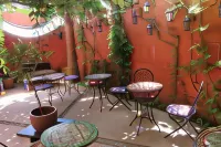 Hotel la Boheme - Pysäköinti