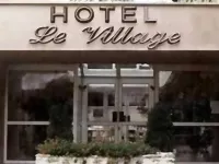 Hotel le Village فنادق في Gif-sur-Yvette