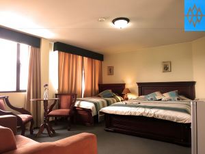 Altura Rooms & Suites
