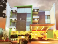 Bamboo Inn Hotel & Cafe Hotels near Tanah Abang Train Station