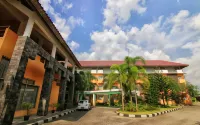 University Hotel Hotels in Depok