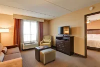 Homewood Suites by Hilton Waterloo/St. Jacobs Hotel dekat Ukrainian Catholic Church of the Transfiguration