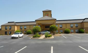 Super 8 by Wyndham Piedmont Greenville Area