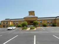Super 8 by Wyndham Piedmont Greenville Area Hotels in Powdersville