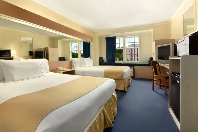 Microtel Inn & Suites by Wyndham Columbia/Fort Jackson N فنادق في دنتسفيل