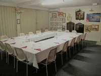 Jumbuck Motor Inn - Pool - Pet Friendly Section - King Beds Hotels in Longreach