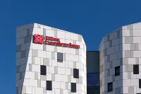 Hilton Garden Inn Massy Các khách sạn ở Champlan