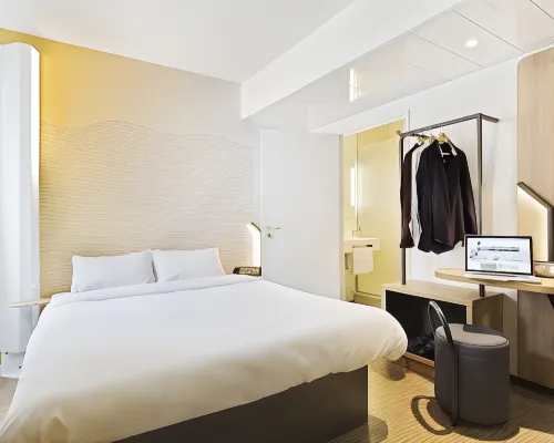 B&B Hotel Lyon Centre Perrache Hotels near 7th arr.