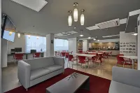 萊昂會議中心萬豪城市快捷青年飯店