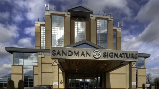 Sandman Signature London Gatwick Hotel