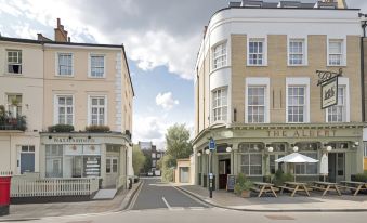 Deluxe Studio in Historic Primrose Hill Terrace