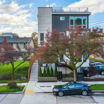 Red Maple Retreat in Leschi Hotel Exterior