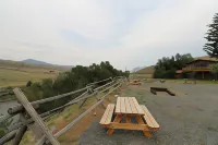 Wapiti Lodge