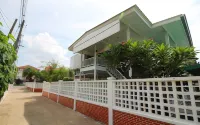 Room-Baan Khunphiphit Homestay Hôtels à : Hua Ro