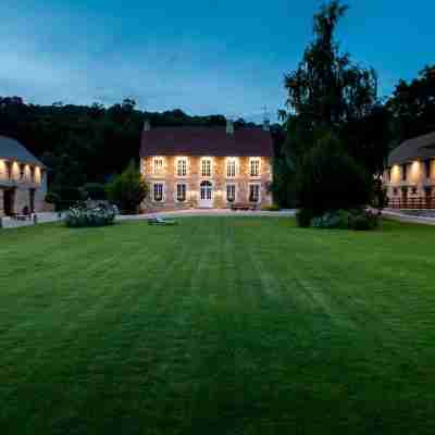 Domaine de la Pommeraye Chambres & Spa Hotel Exterior
