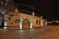 Harman Cave Hotel