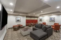 Microtel Inn & Suites by Wyndham Fort St John - parking