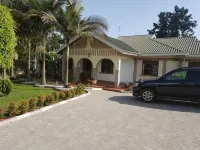 Sheevy"s Bed N Breakfast - Airport Shuttle