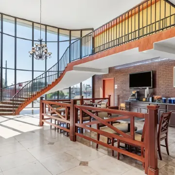 Rose City Inn & Suites