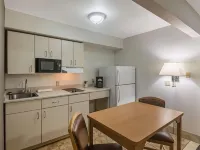 Blue Bonnet Suites -Lubbock, TX - Medical Center โรงแรมในลับบ็อก