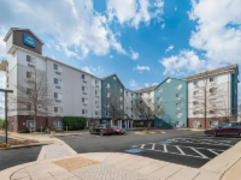 Suburban Studios Sterling - Washington Dulles Hotels in Potomac