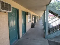 Super 8 by Wyndham Sicamous Hotels in Columbia-Shuswap E